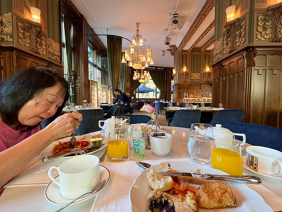 Another breakfast at Matild Palace