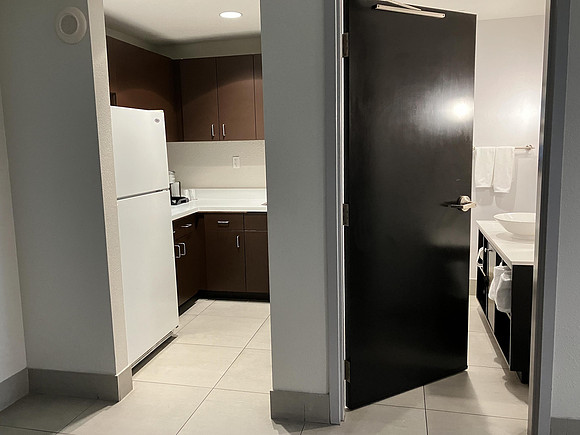 Has a kitchen and 2 bathrooms