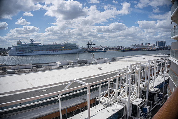 Cruise terminal